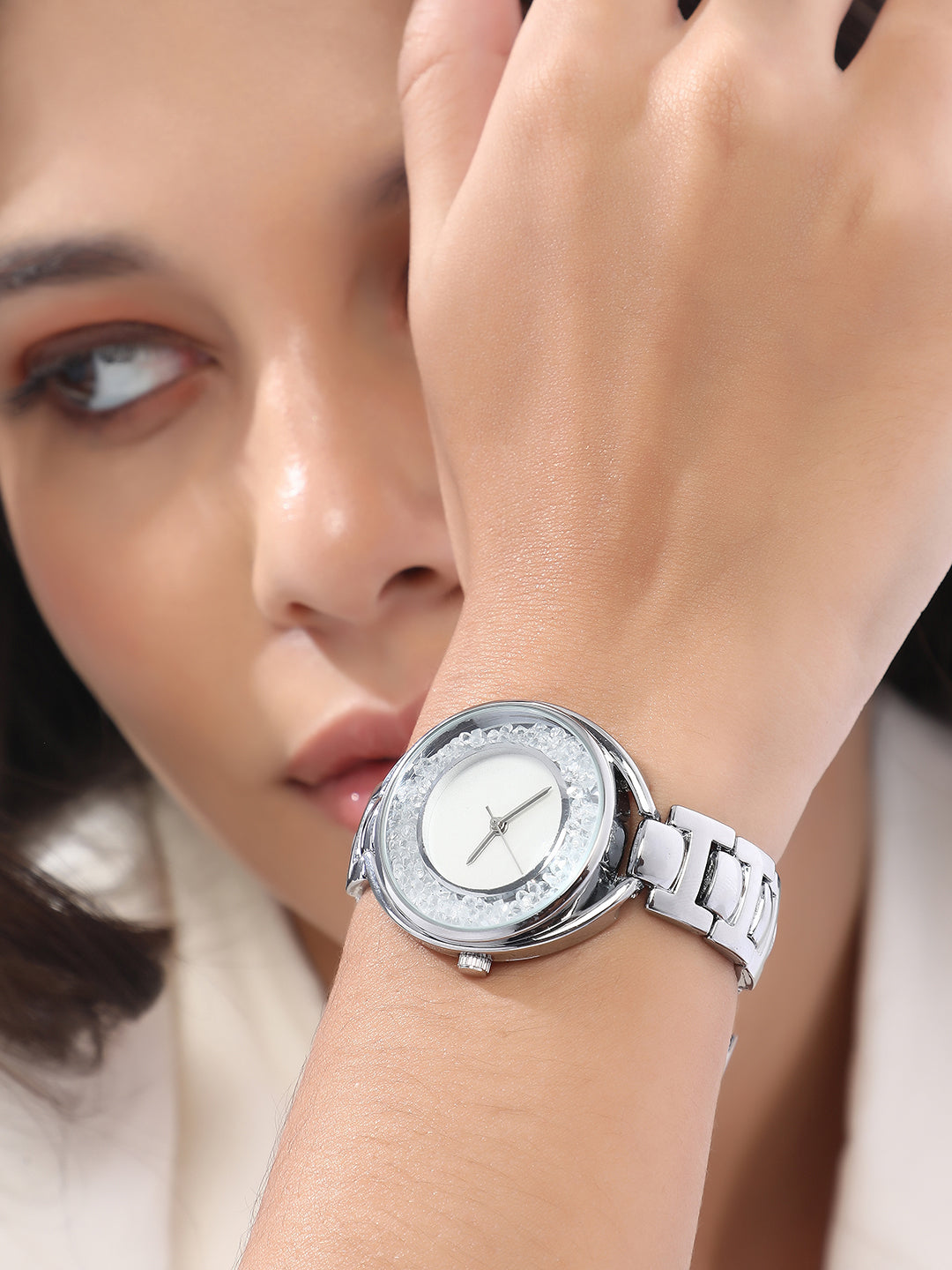 The Crystalized Halo Round Watch - Metallic Silver