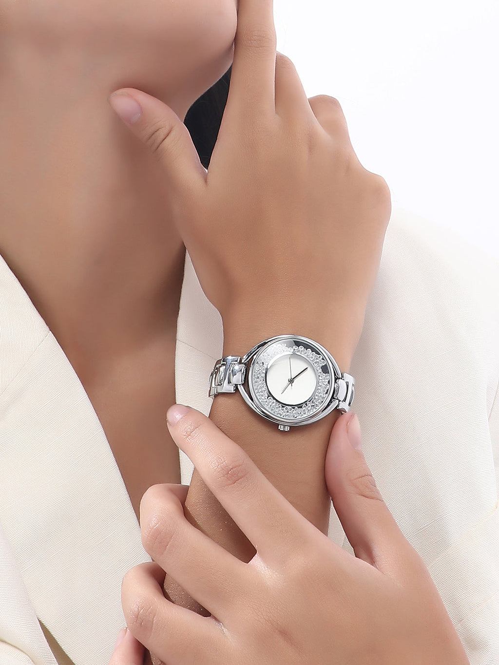 The Crystalized Halo Round Watch - Metallic Silver