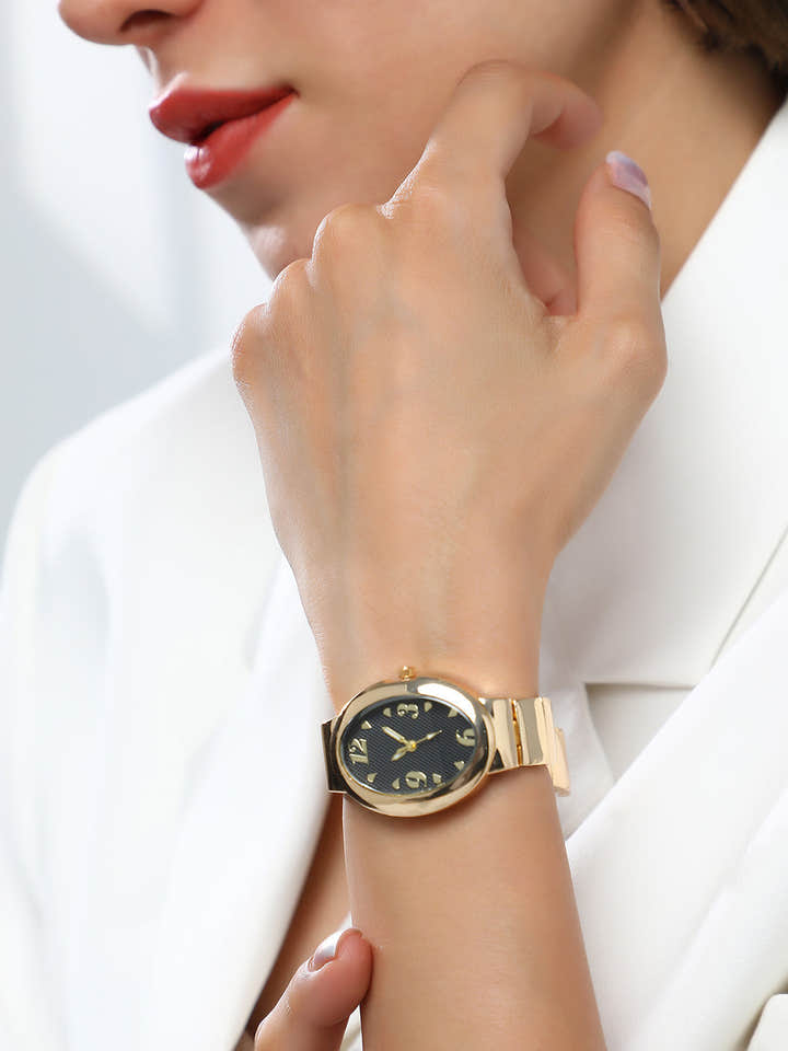 The Pantheonique Oval Watch