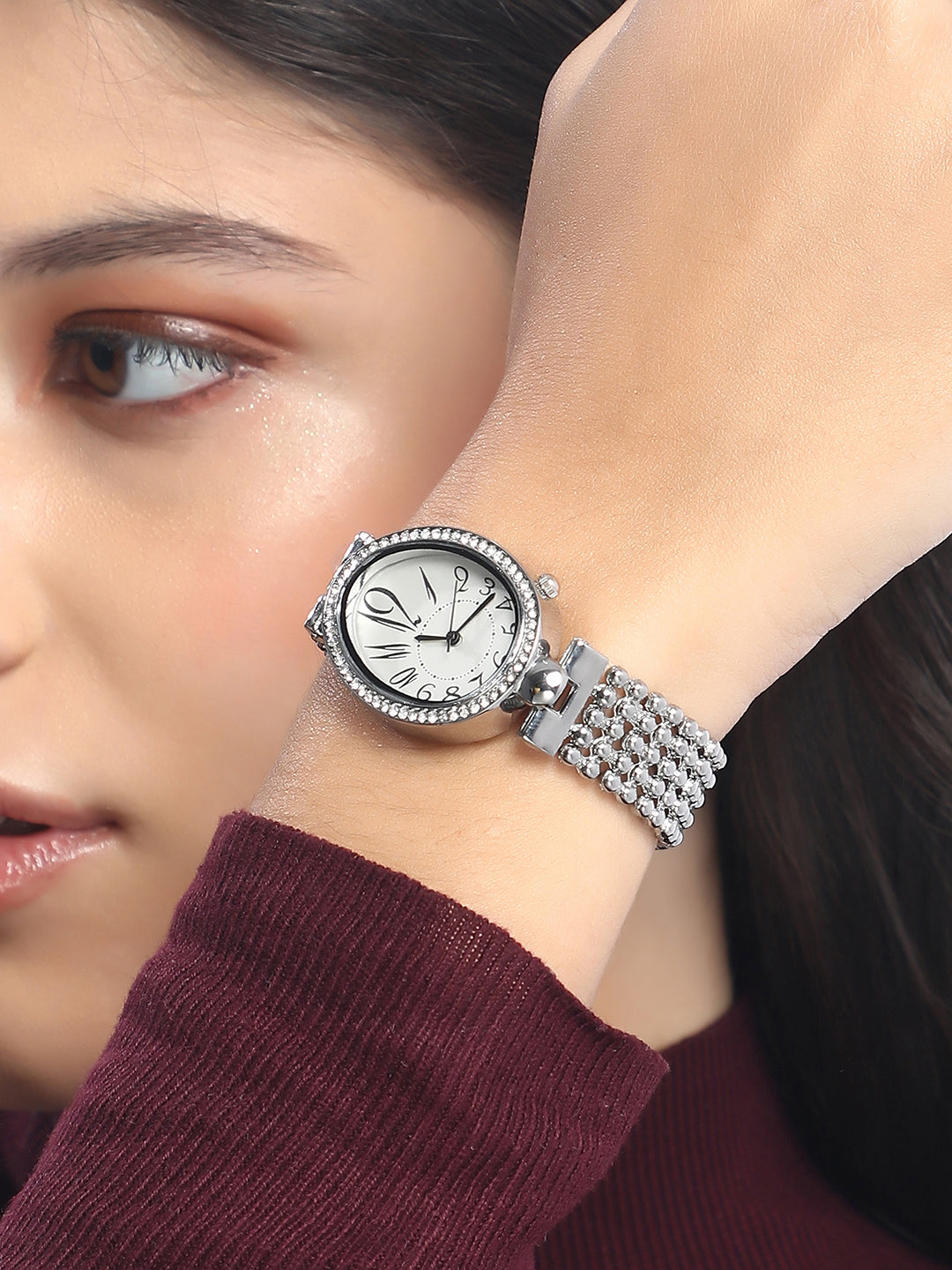 The Lumex Dotted Oval Watch - Metallic Silver