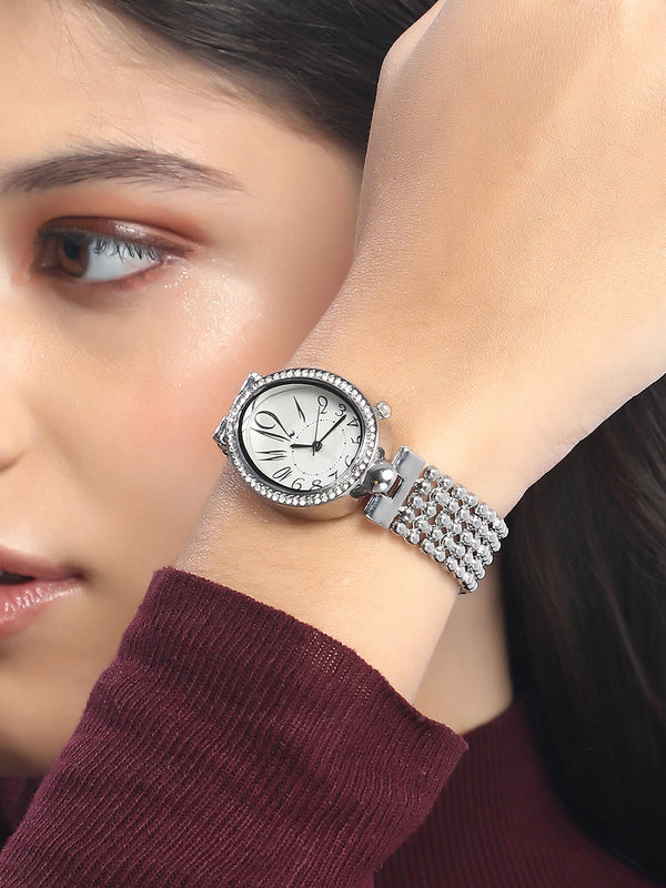 The Lumex Dotted Oval Watch - Metallic Silver