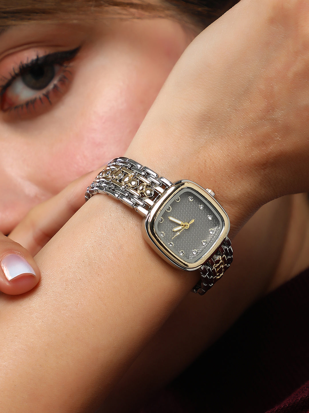 The Amuné Square Watch