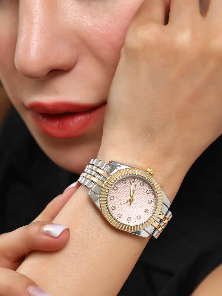 The Ribbed H-Link Round Watch