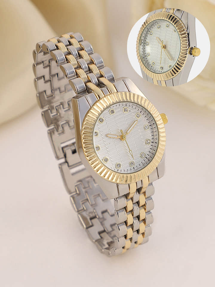 The Ribbed H-Link Round Watch