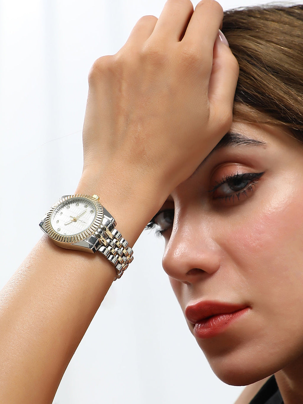 The Ribbed H-Link Round Watch