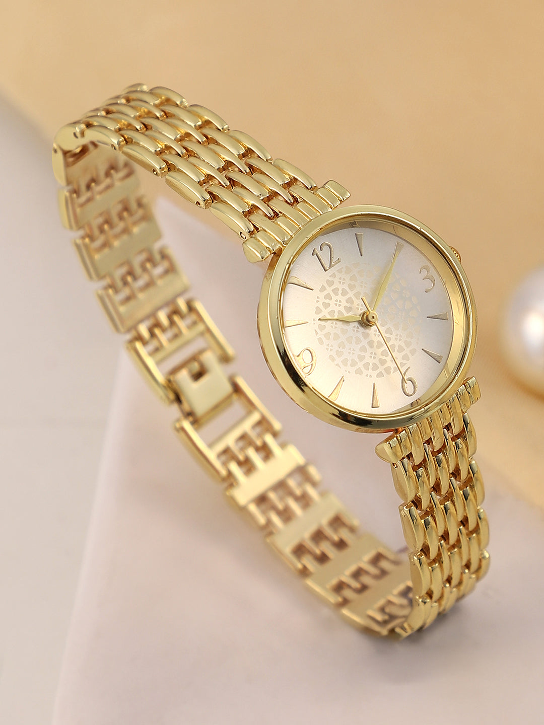 The Noé  Round Watch