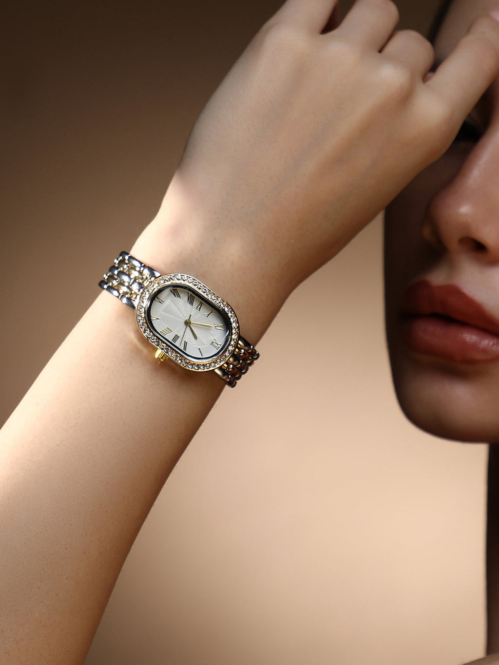 The Vivienne Roman Oblong Watch - Metallic Silver & California Gold