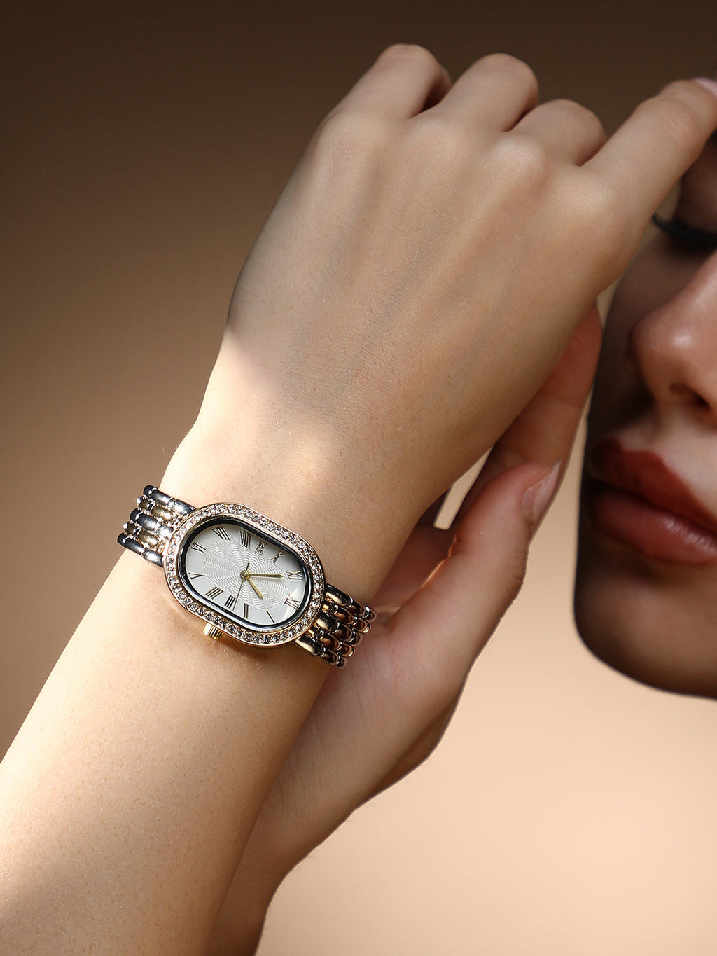 The Vivienne Roman Oblong Watch - Metallic Silver & California Gold