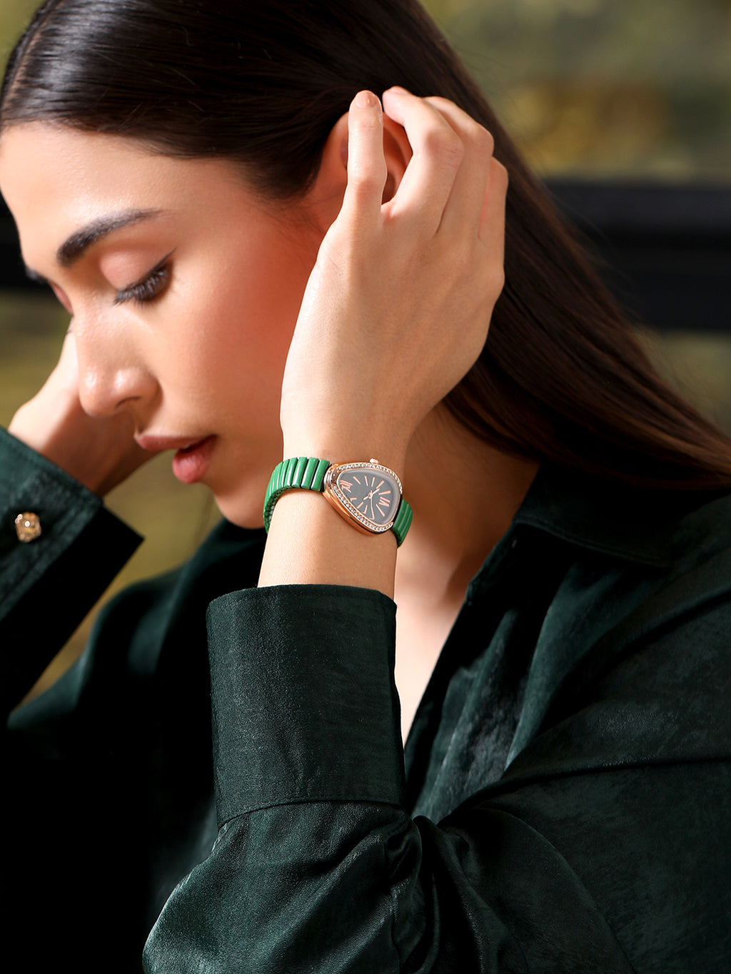 The Bold Oval Watch - Black Green