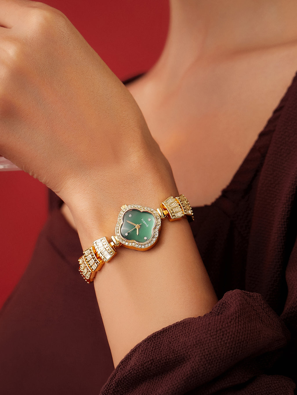 The Emerald Crystal Bracelet Watch - Gold