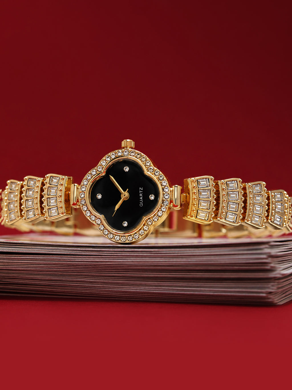 The Emerald Crystal Bracelet Watch - Gold