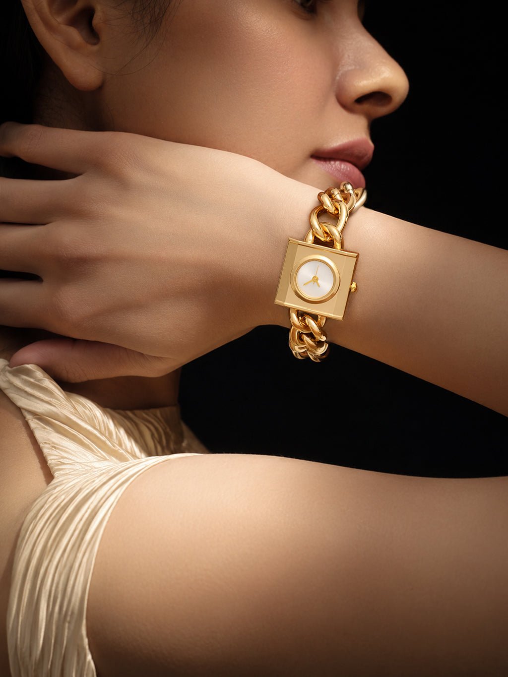 The Iconic Chain Luxe Watch