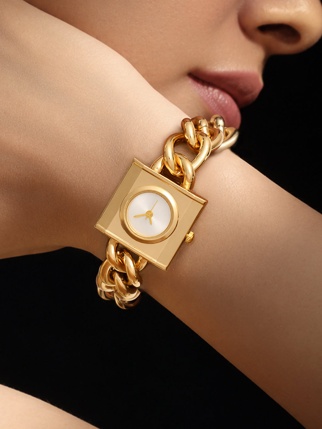 The Iconic Chain Luxe Watch
