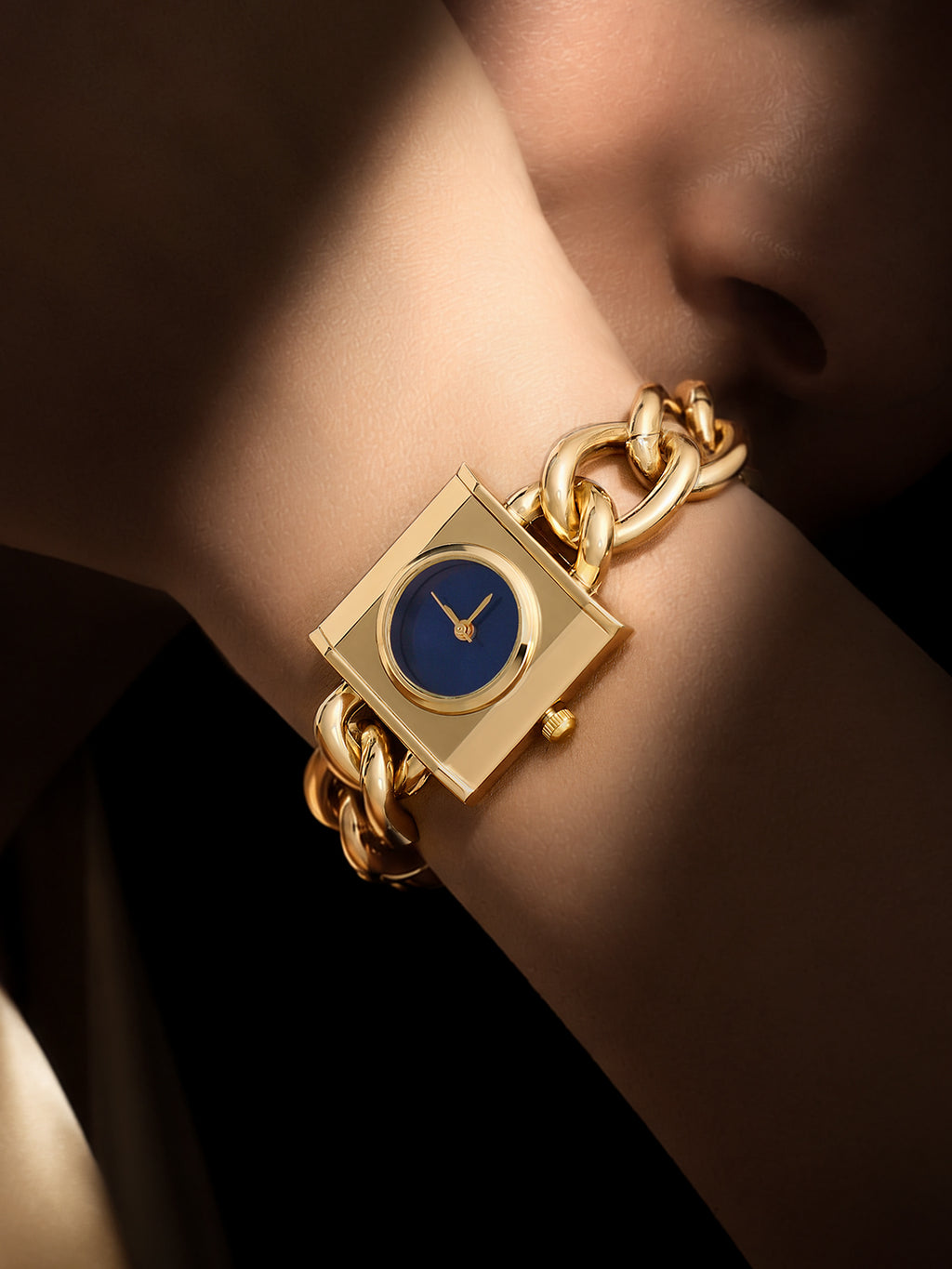 The Iconic Chain Luxe Watch