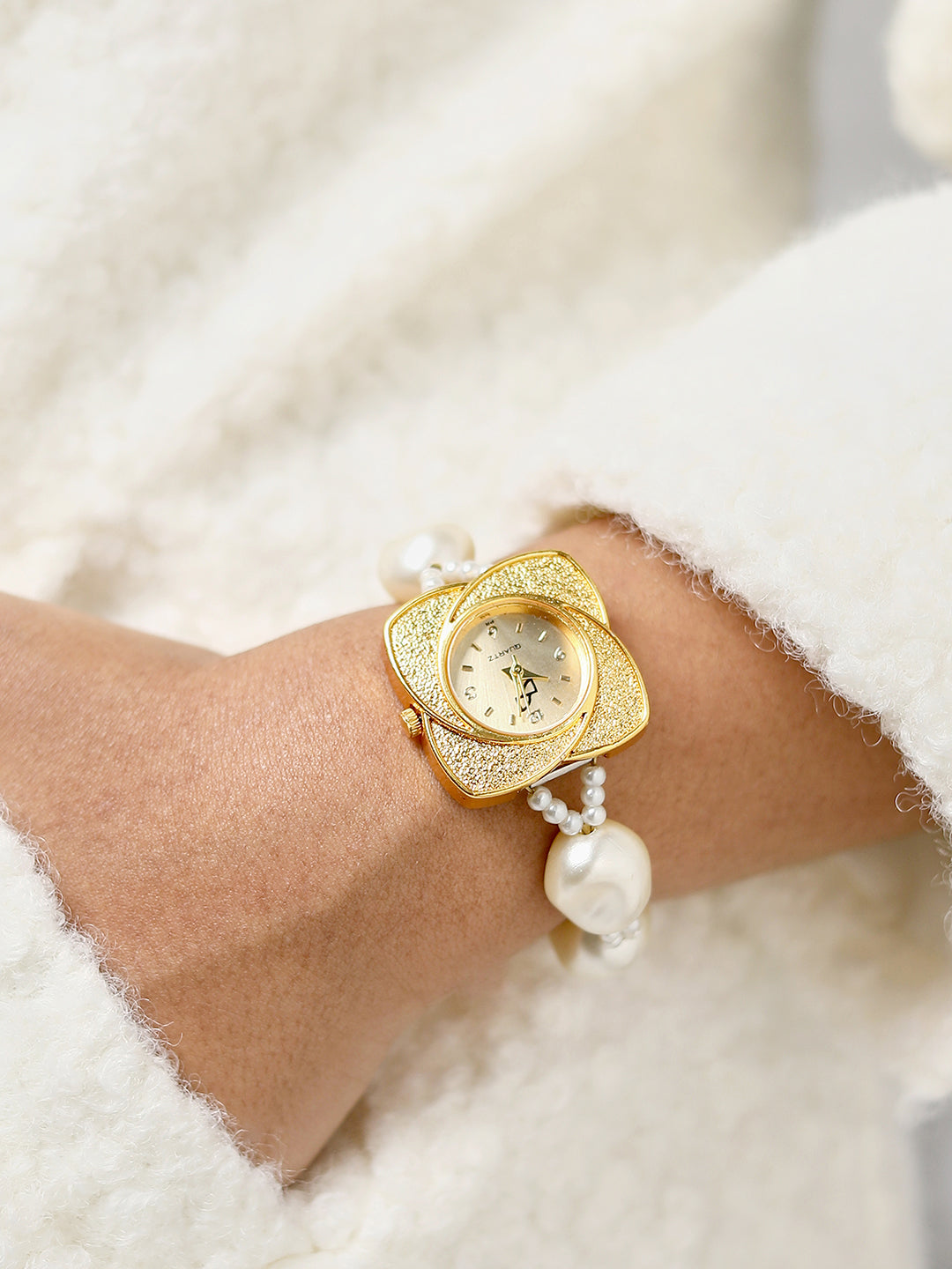The Flora-Pearl Round Watch - Pearl White