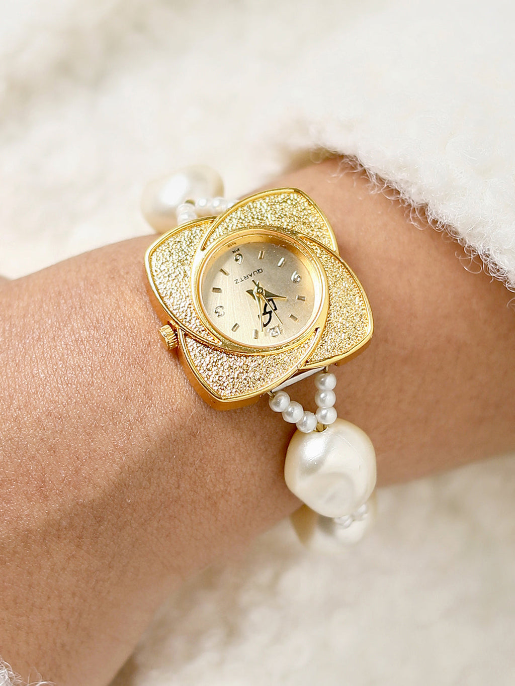 The Flora-Pearl Round Watch - Pearl White