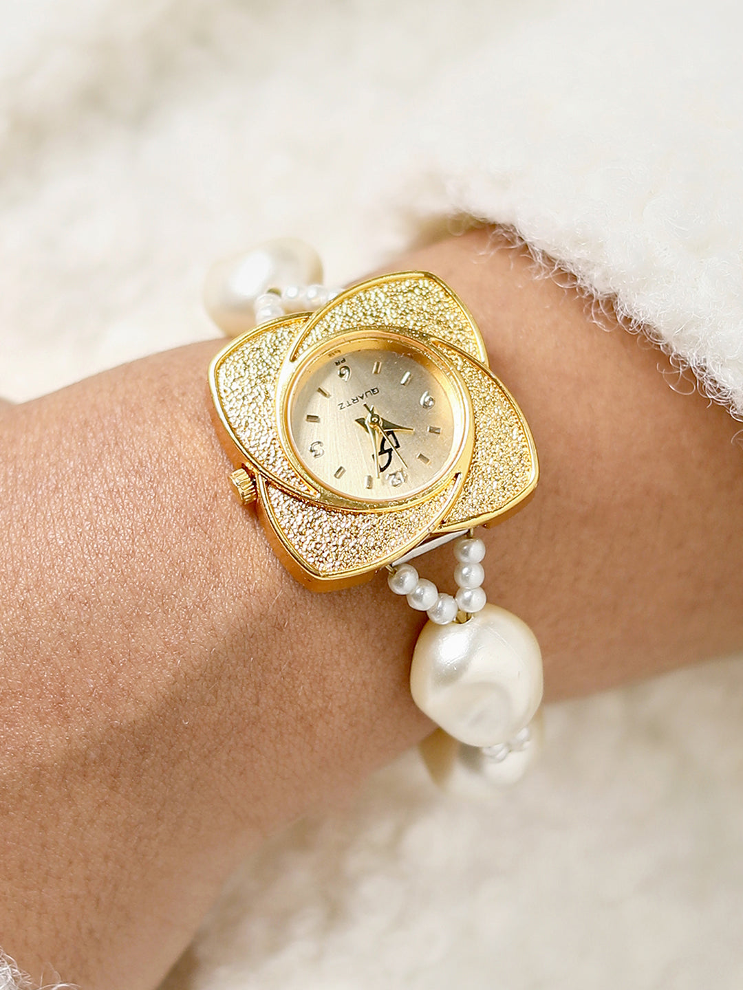 The Flora-Pearl Round Watch - Pearl White
