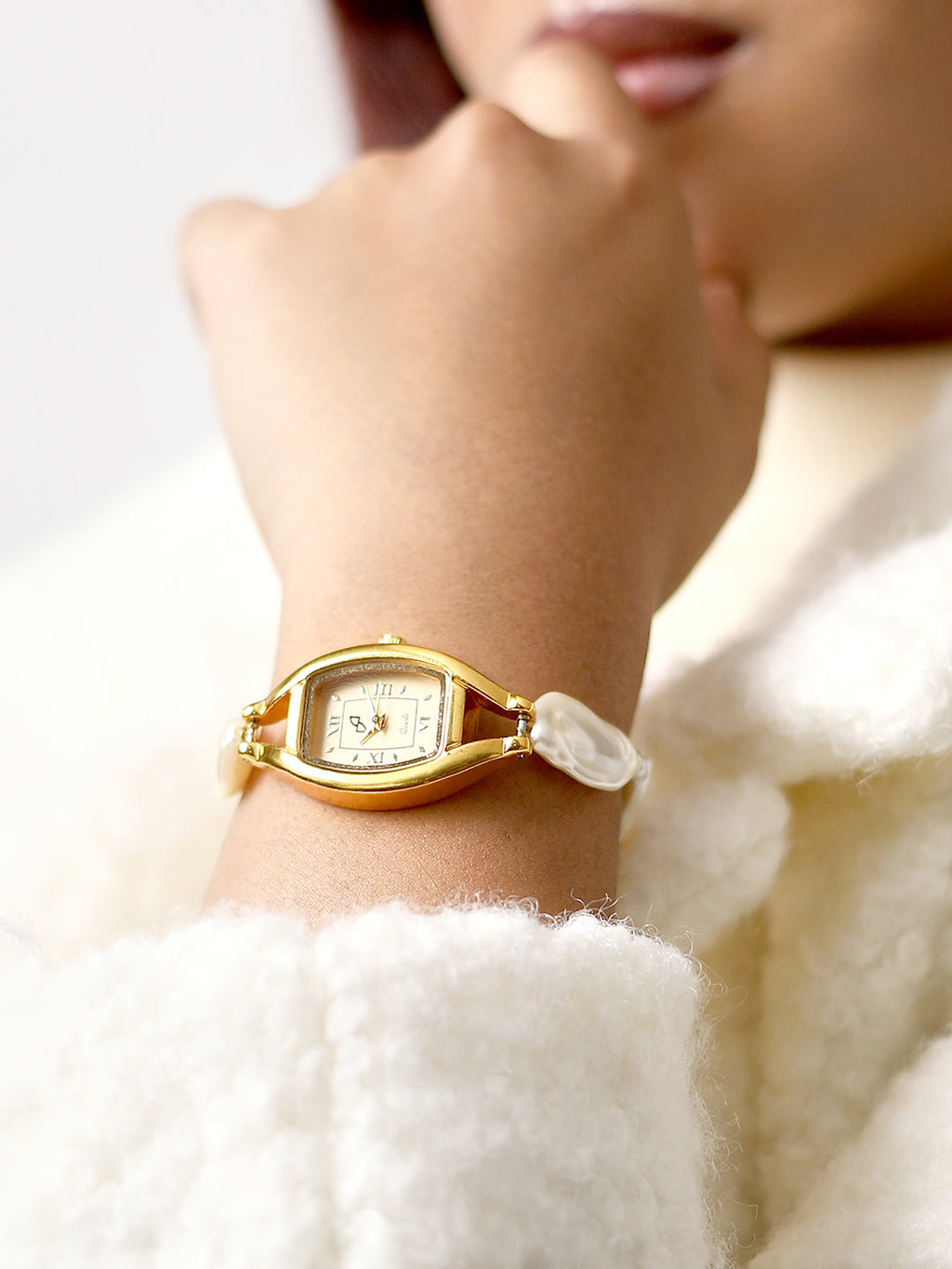 The Nona-Pearl Rectangle Watch - Pearl White