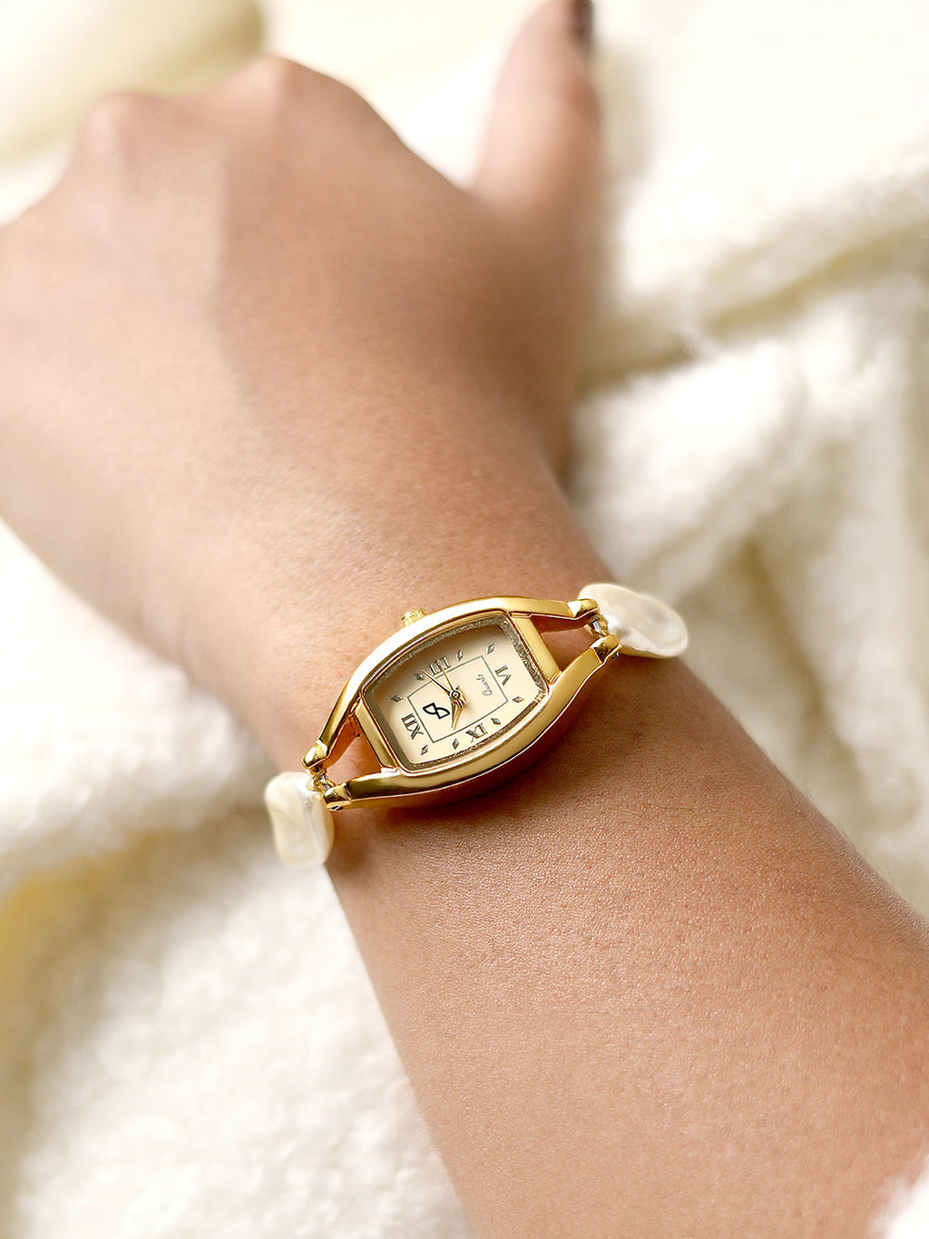 The Nona-Pearl Rectangle Watch - Pearl White