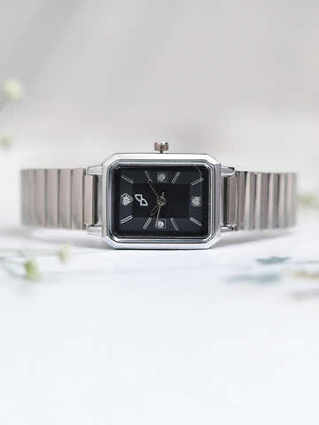 The Downtown Chain Rectangle Watch - Onyx Black
