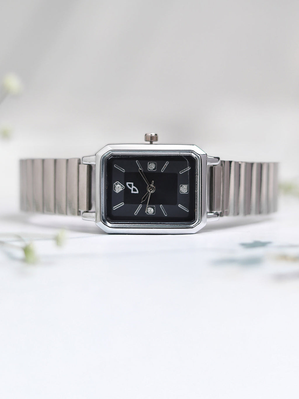 The Downtown Chain Rectangle Watch - Onyx Black