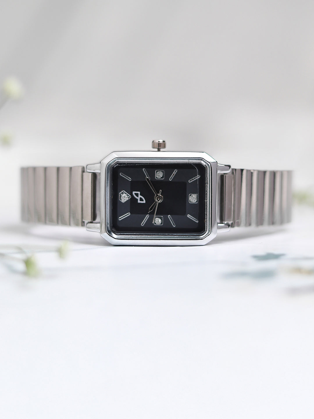 The Downtown Chain Rectangle Watch - Onyx Black