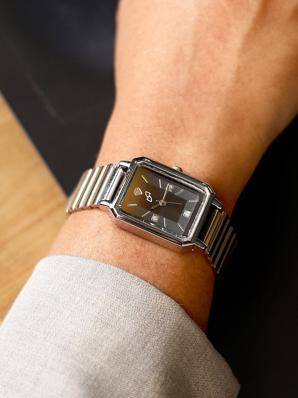 The Downtown Chain Rectangle Watch - Onyx Black