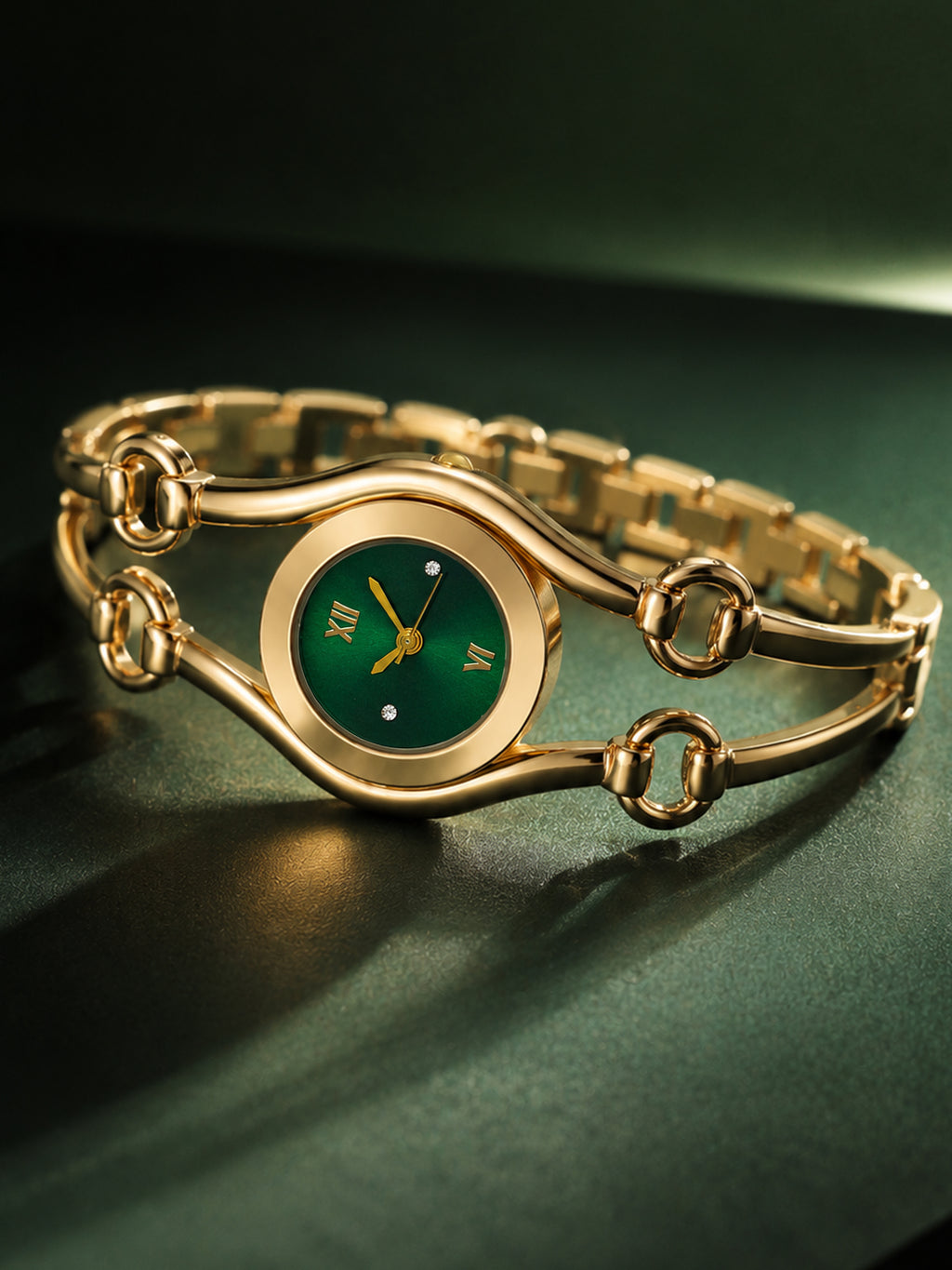 The Eclipse Oval Watch - Gold