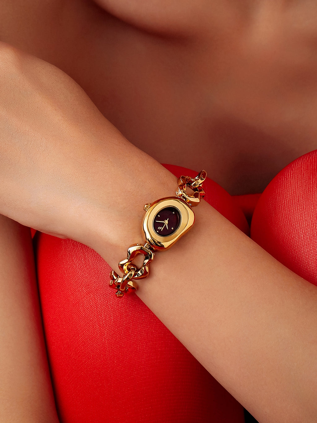 The Emerald Charm Chain Watch - Gold