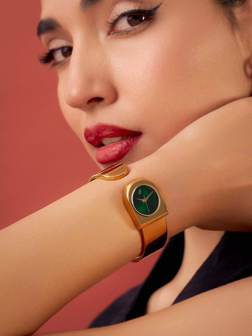The Emerald Vintage Bracelet Watch - Gold