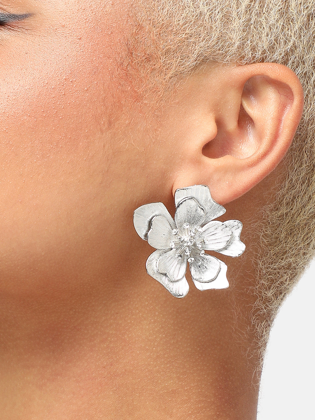 The Floral-Gleam Statement Earrings - Metallic Silver