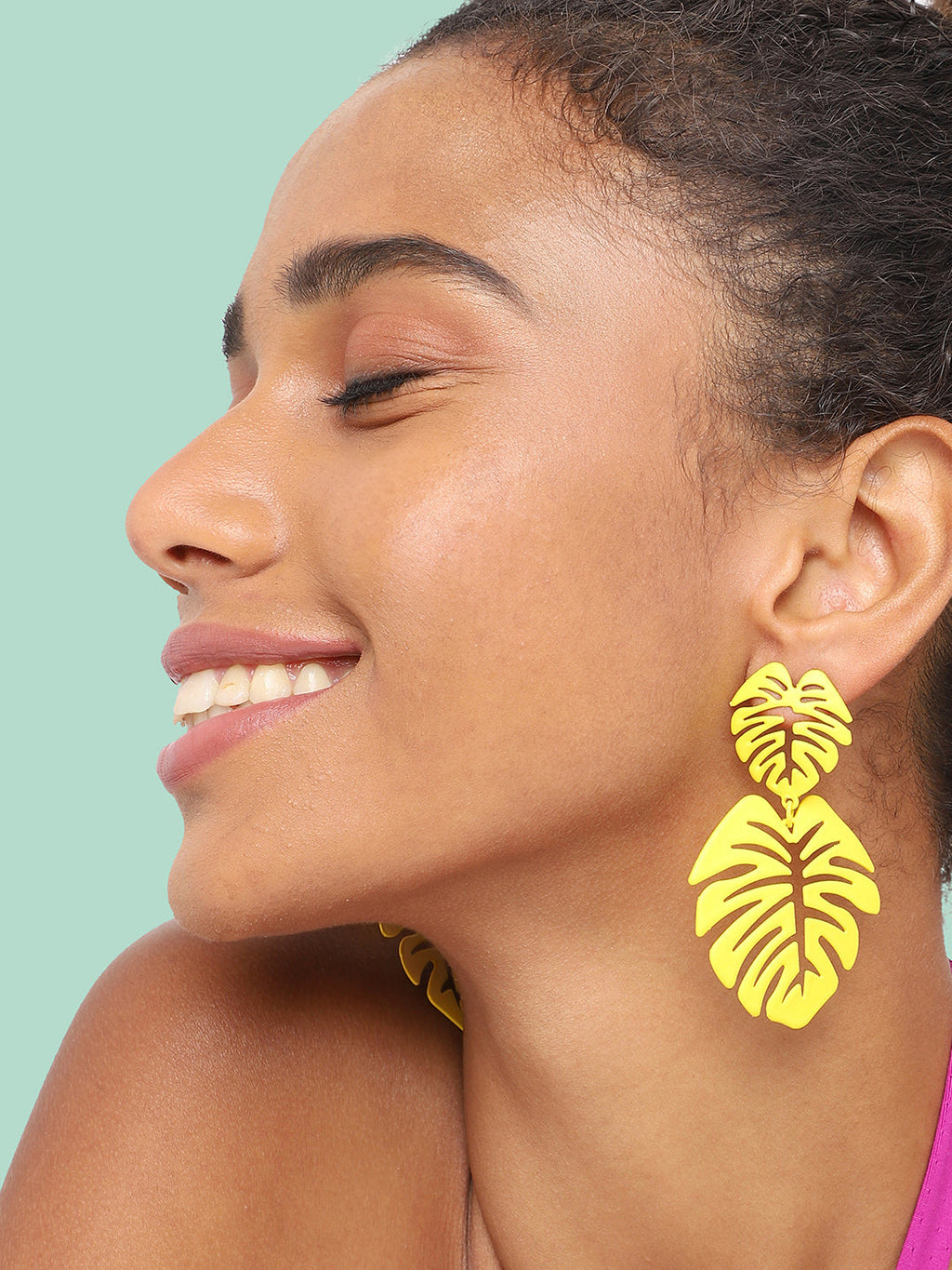 The Engraved-Foliage Drop Earrings - Lemon Yellow