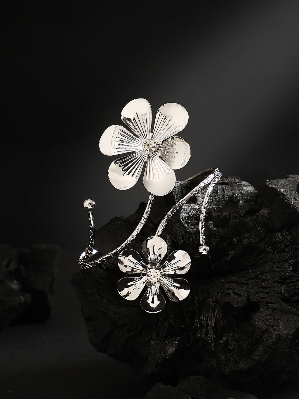 The Floral Statement Armlet - Metallic Silver