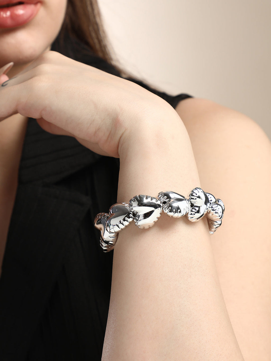 The Puffer-Cuoer Beaded Bracelet - Metallic Silver