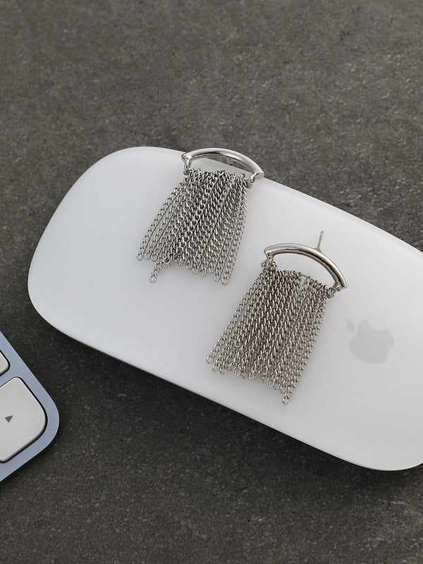 The Hanging Chain Bar Drop Earrings - Metallic Silver