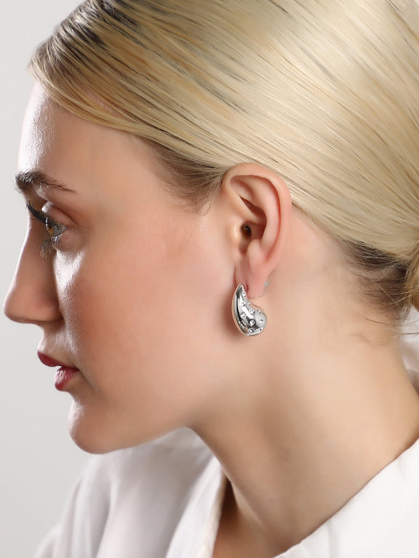 The Small Dented Teardrop Stud Earrings - Metallic Silver