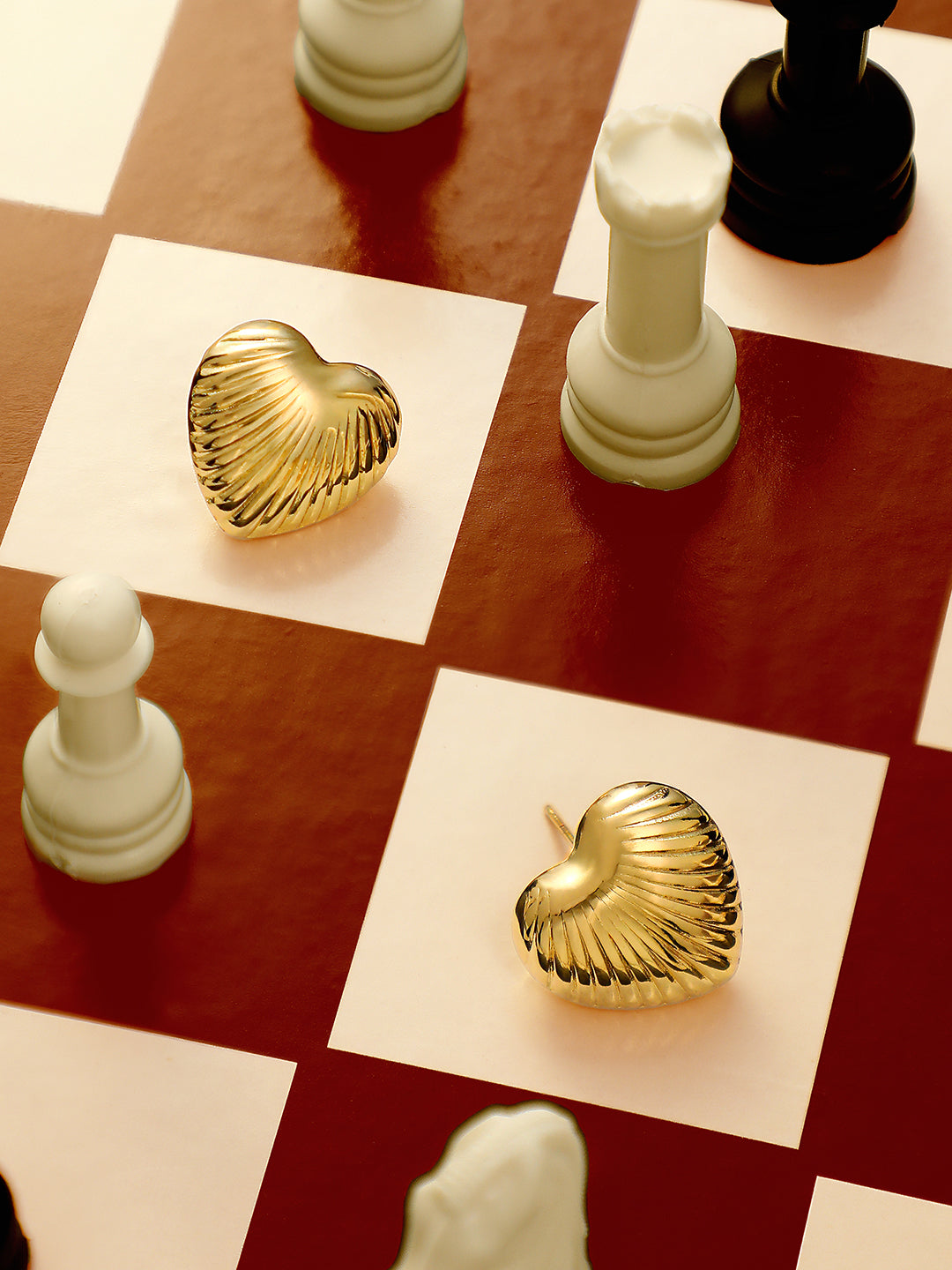 Women's The Ribbed-Coeur Stud Earrings - California Gold