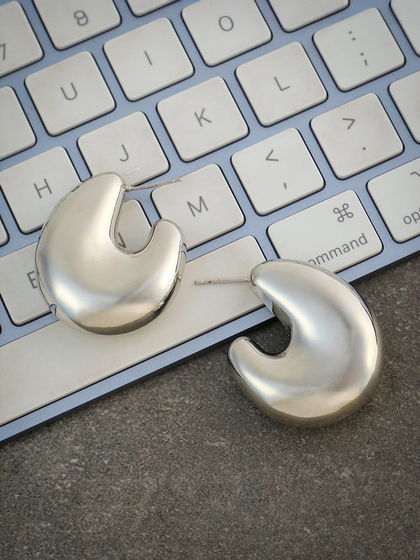 The Chunky-Lumé Hoop Earrings - Metallic Silver