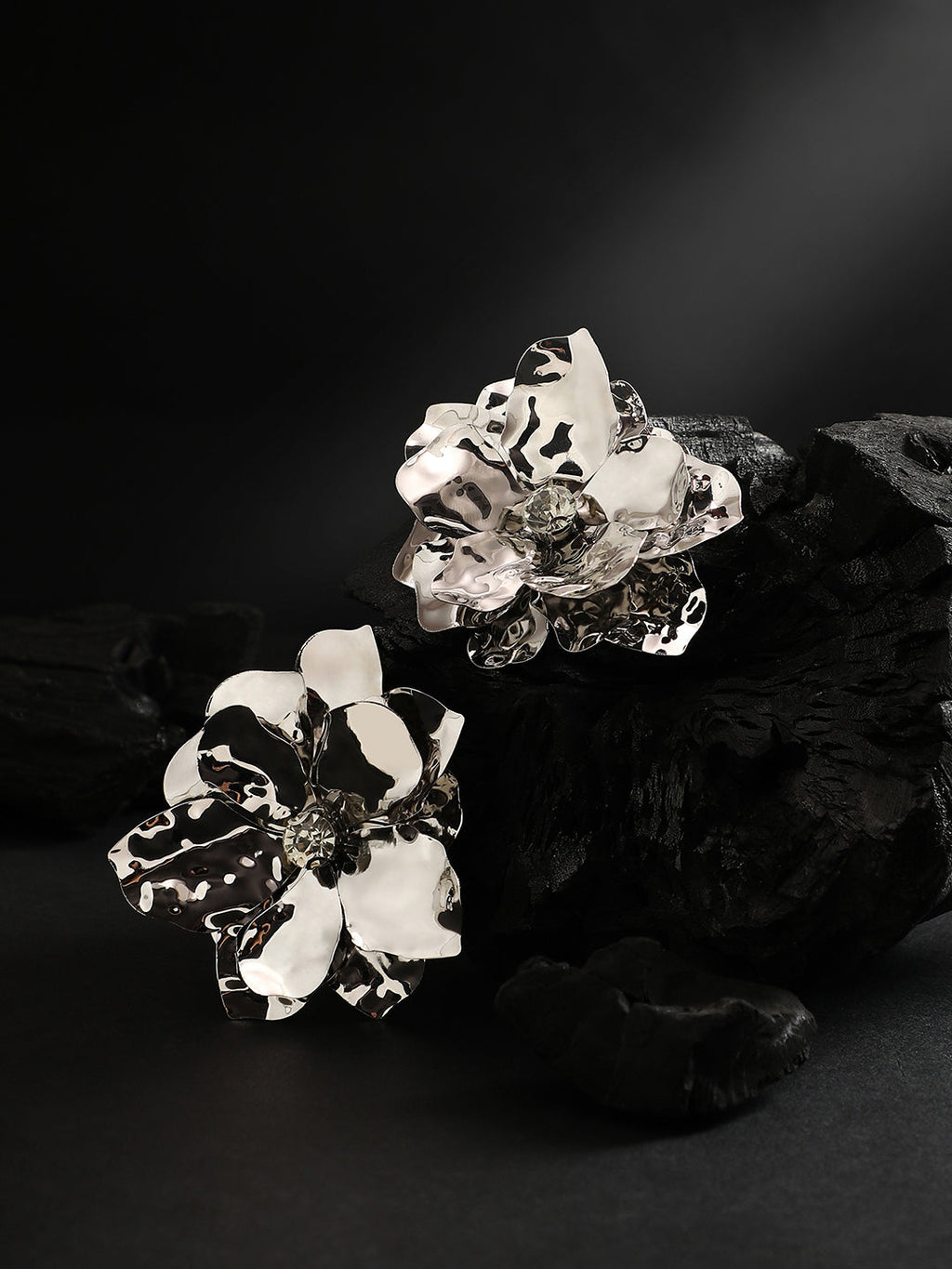 The Azalea Drop Earrings - Metallic Silver