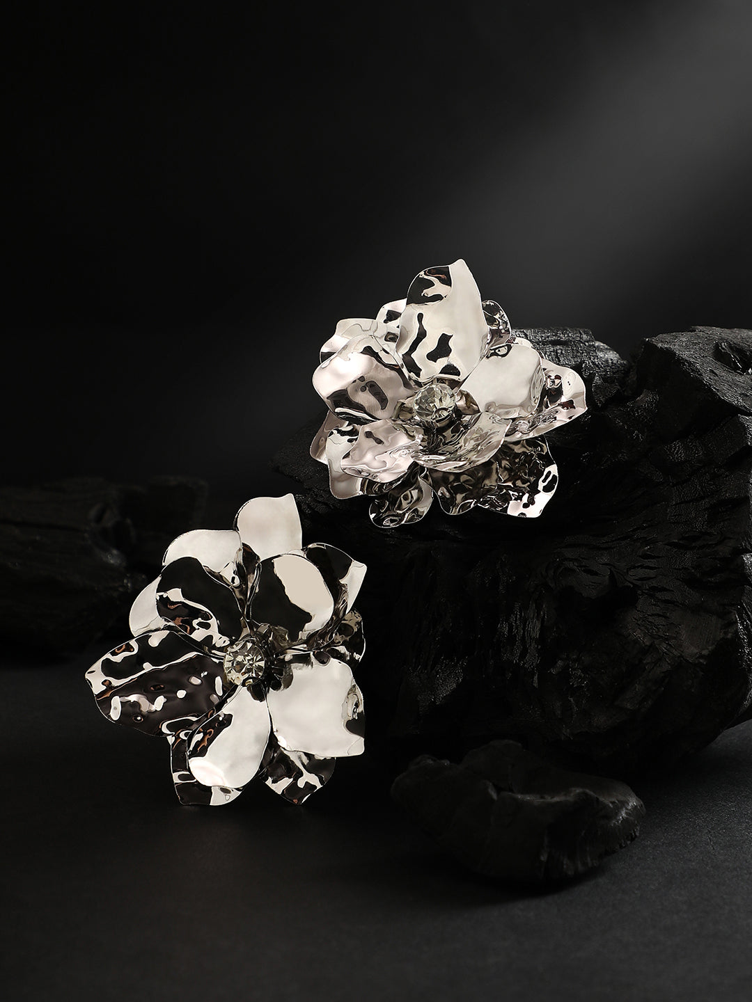 The Azalea Drop Earrings - Metallic Silver