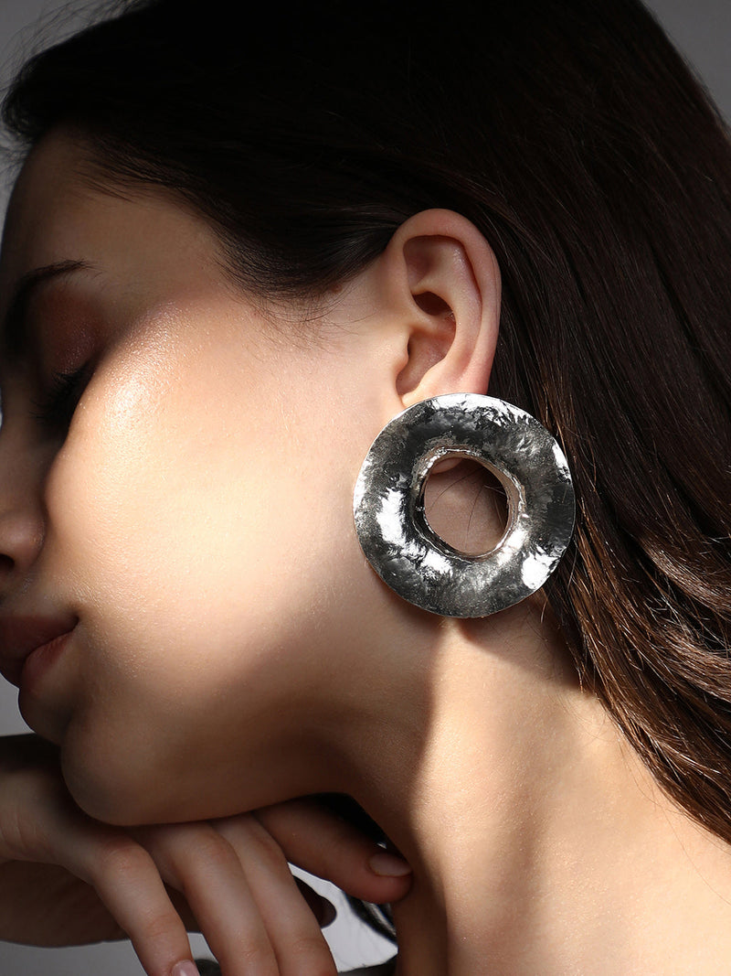 The Myzo Drop Earrings - Metallic Silver