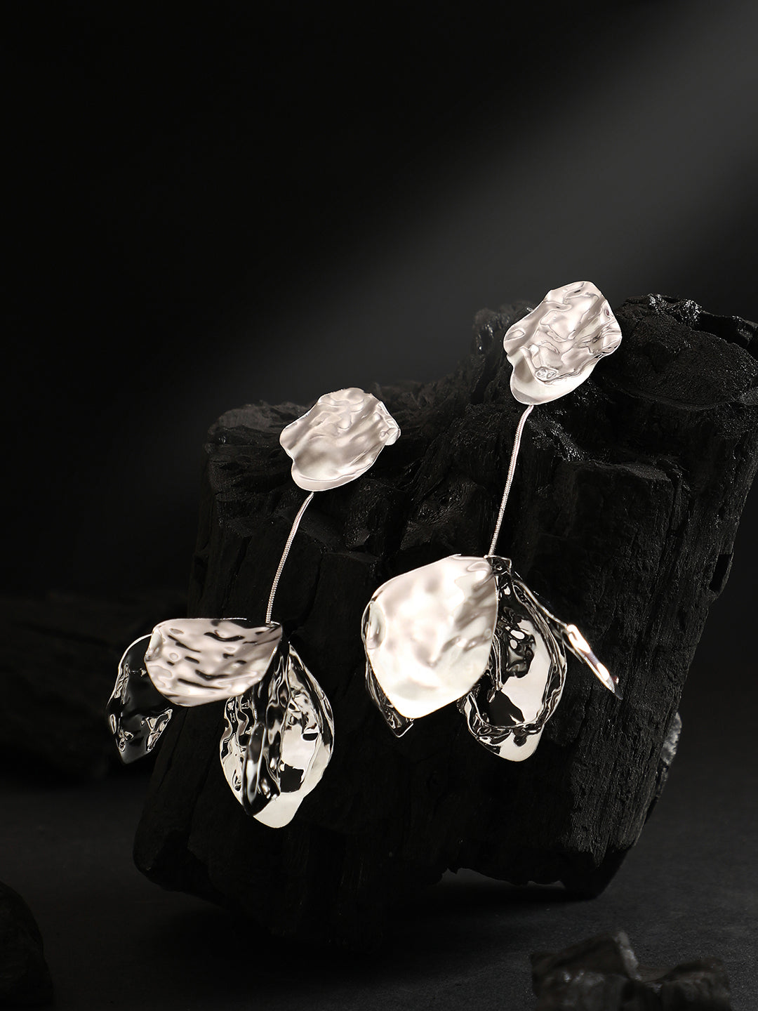 The Dented Floretta Drop Earrings - Metallic Silver