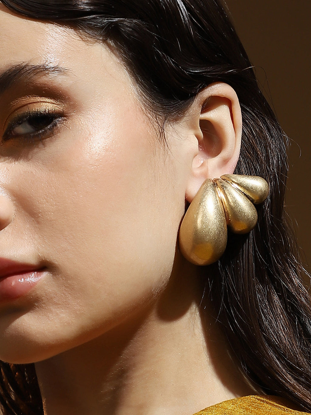 The Puffy-Teardrop Drop Earrings - California Gold
