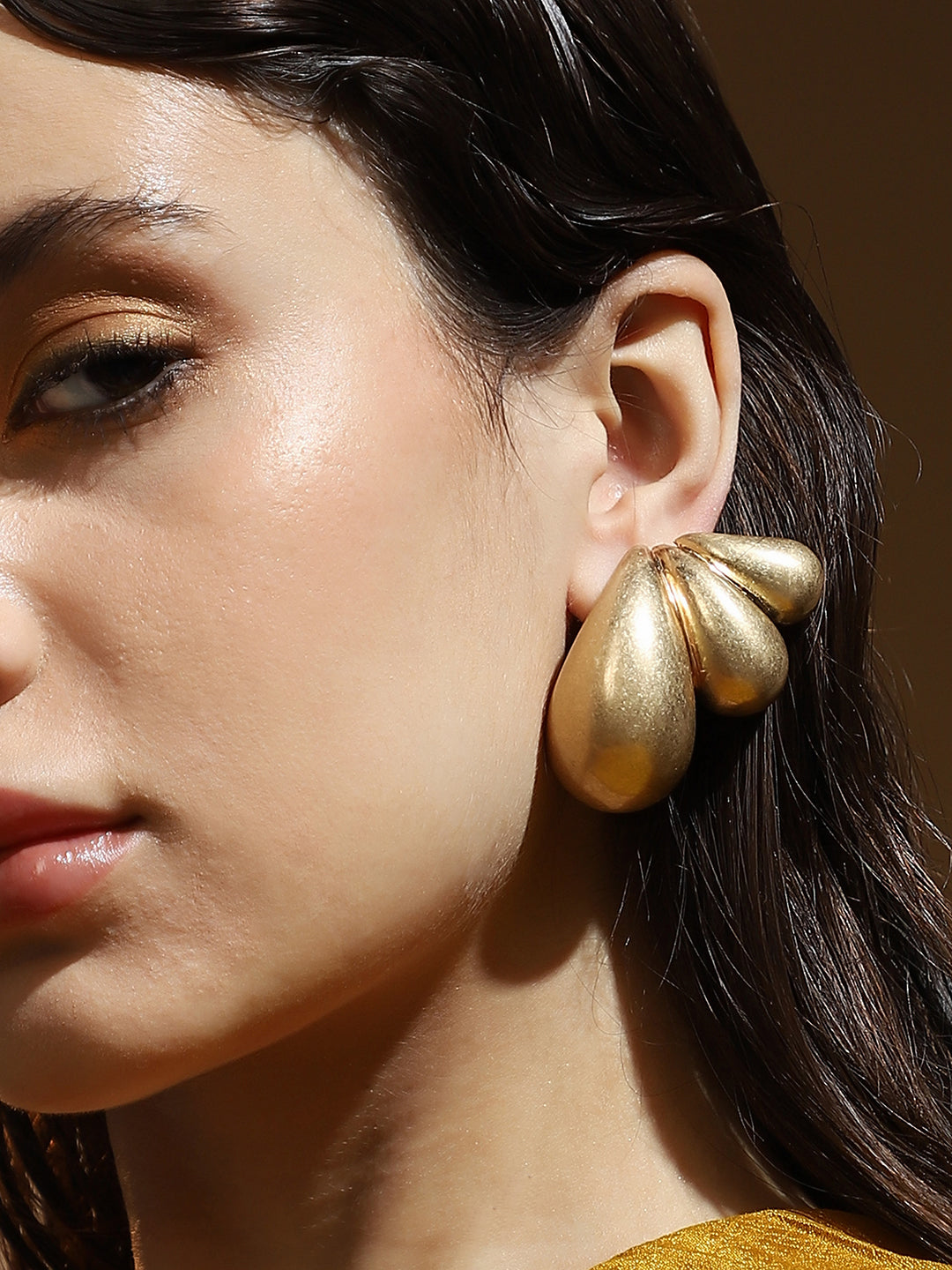 The Puffy-Teardrop Drop Earrings - California Gold