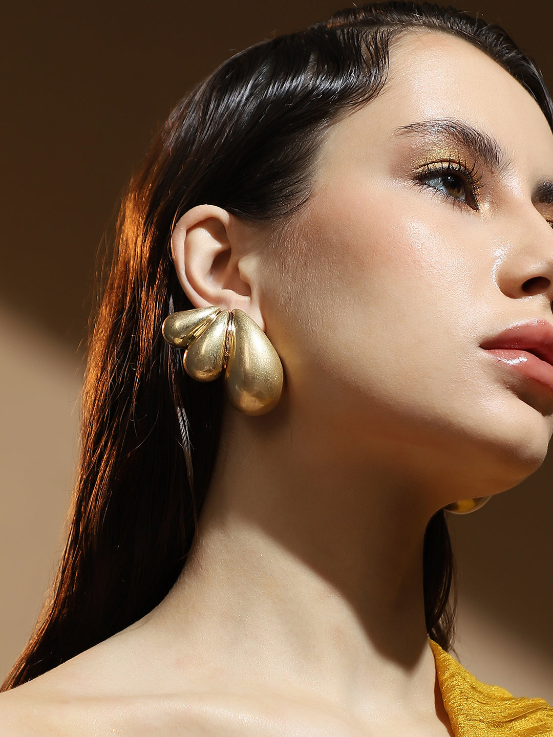 The Puffy-Teardrop Drop Earrings - California Gold