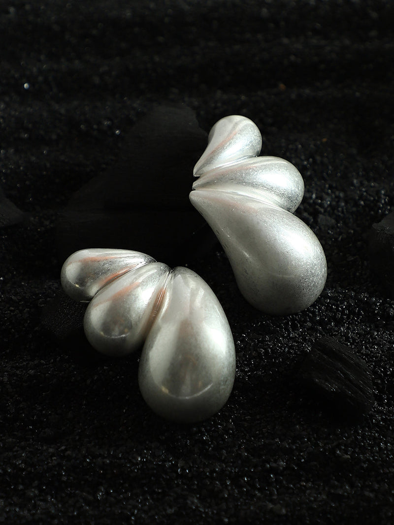 The Puffy-Teardrop Drop Earrings - Metallic Silver