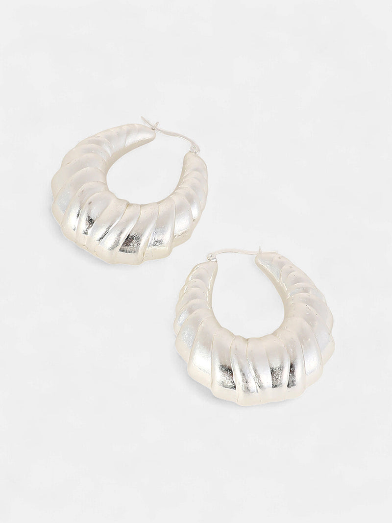 The Chunky-Ripple Hoop Earrings - Metallic Silver