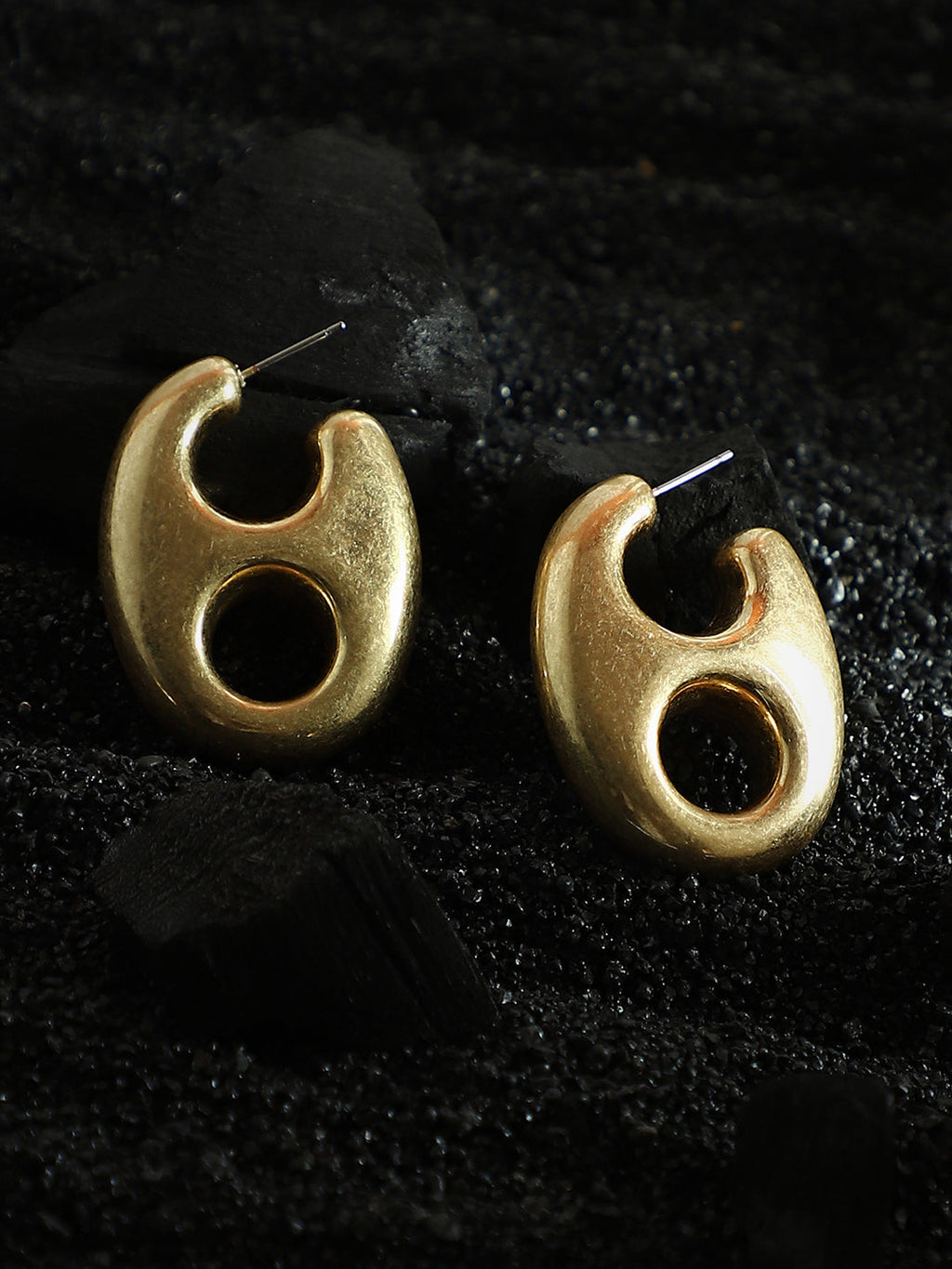 The Medium Bolt Hoop Earrings - California Gold