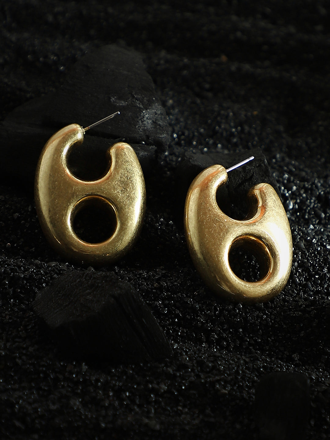 The Medium Bolt Hoop Earrings - California Gold