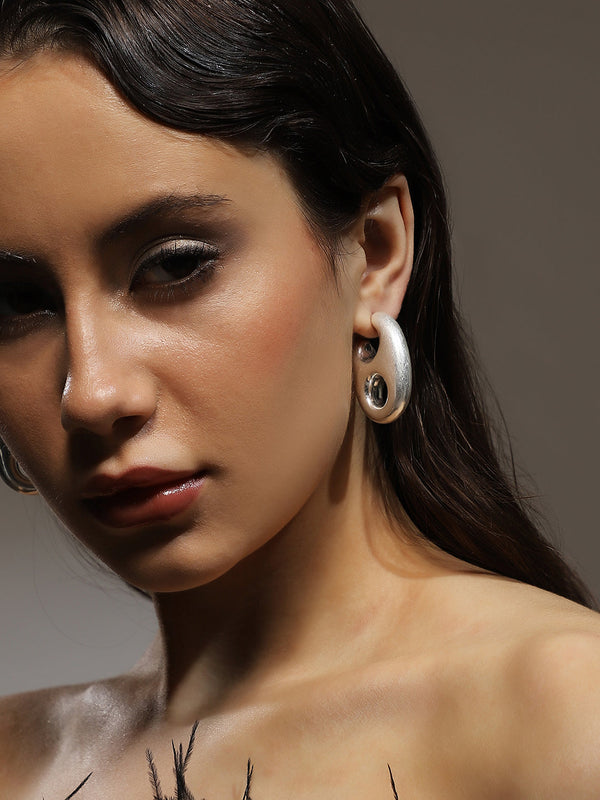 The Medium Bolt Hoop Earrings - Metallic Silver